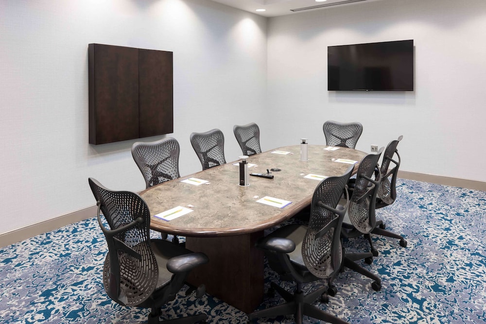 Hilton Garden Inn Detroit Novi - photo 32