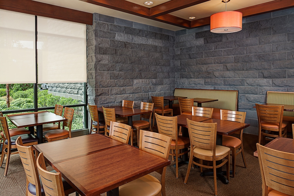 Hyatt Place Pittsburgh North Shore - photo 16