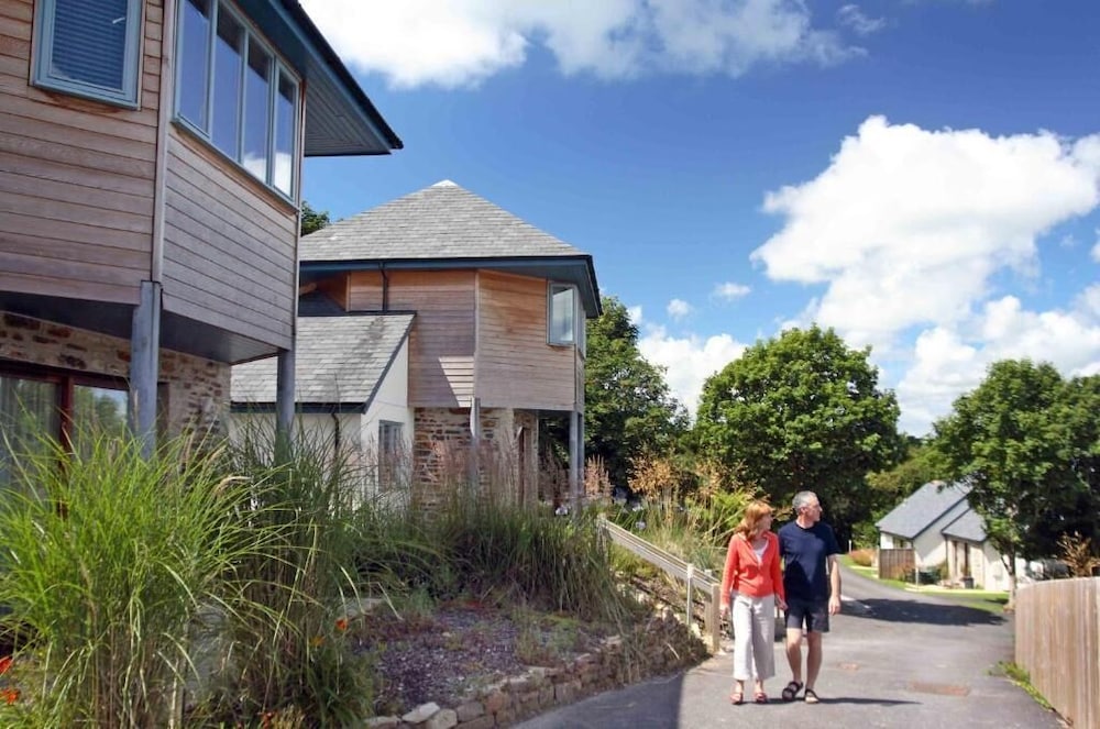 The Valley - carbon neutral hotel in Perranwell