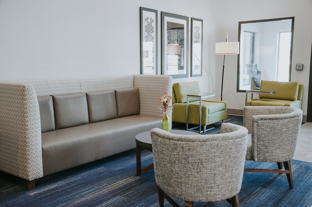 Holiday Inn Express & Suites South Lincoln by IHG - photo 71
