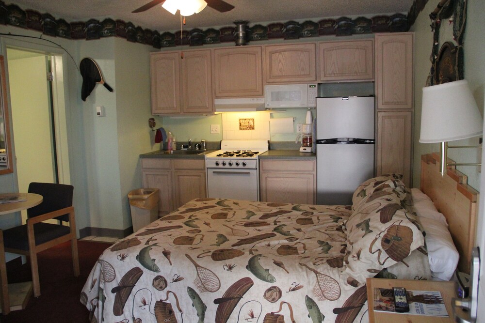 Elk Run Inn - photo 17