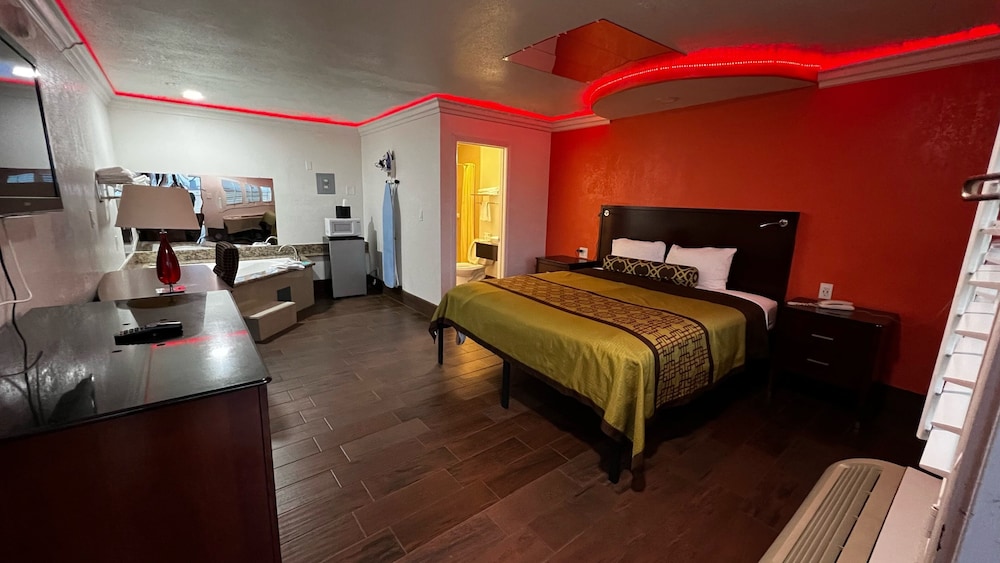New American Inn and Suites - photo 6