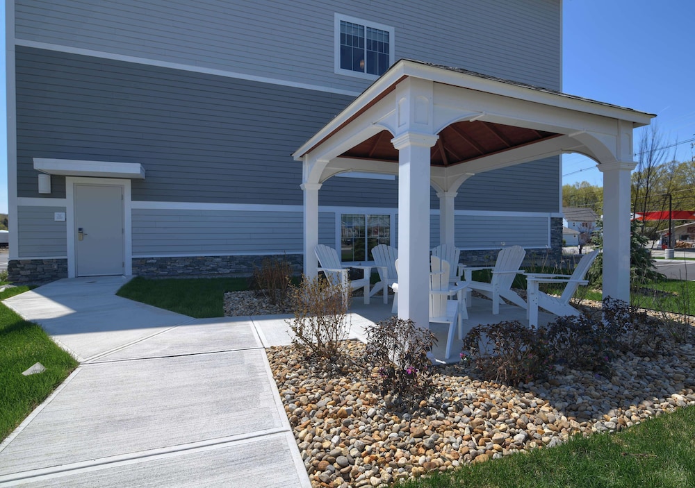 Hampton Inn Lincoln White Mountains - photo 35