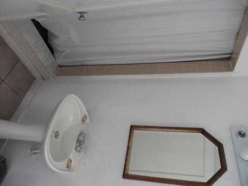 Royal Palms Motel - photo 18