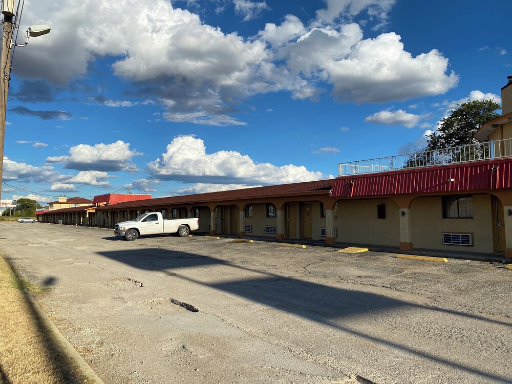 Americas Best Value Inn Abilene - photo 12