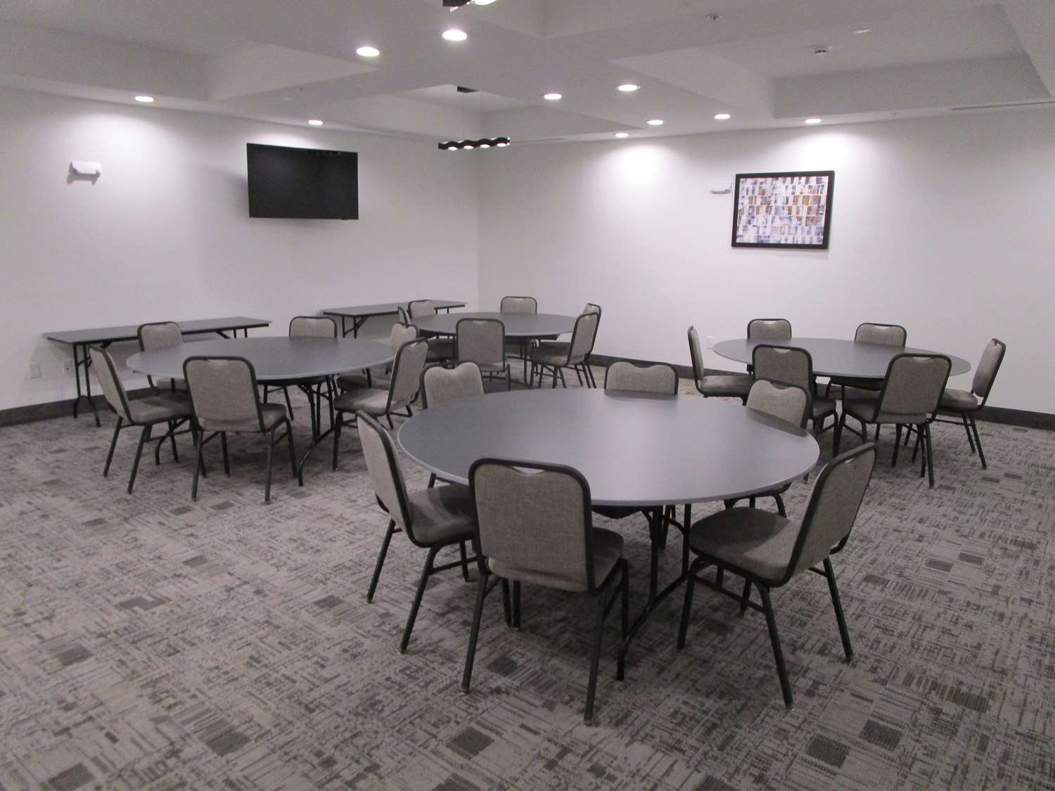 Reddy Hotel Bonham - photo 15