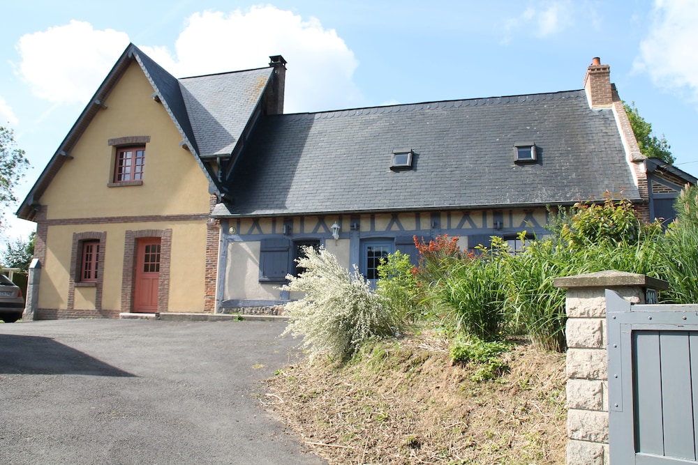 Le Haut Mesnil 3 — hotel in Neufchatel-En-Bray