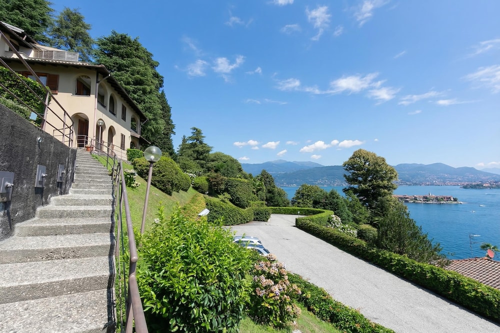 Pandora Lake View Stresa — 4-Star Luxury Hotel in Stresa, Italy