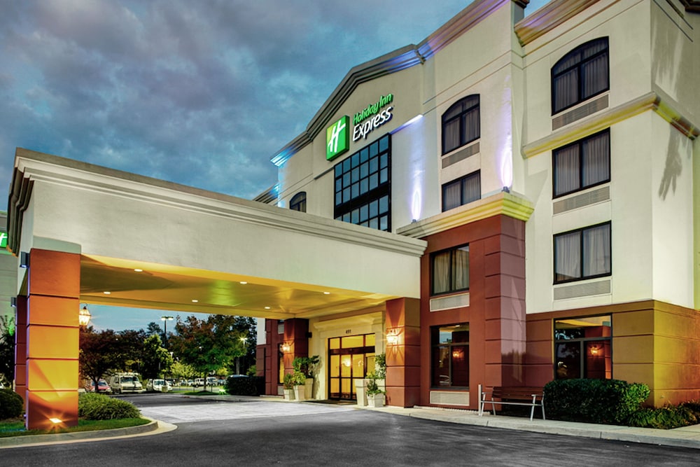 Holiday Inn Express Richmond Airport by IHG - carbon neutral hotel in Sandston