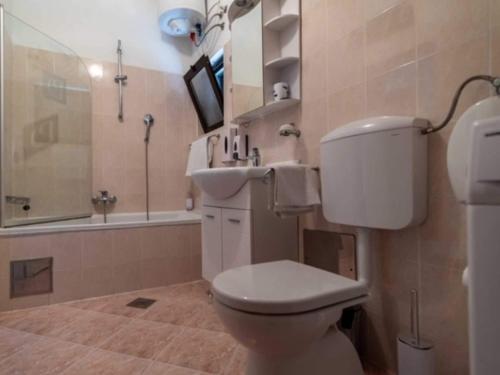 Guest House Kono One Bedroom Apartment with Patio and Sea View Marka Gjaje Street
