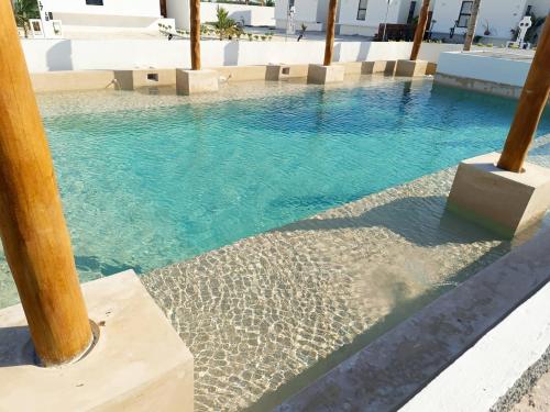 Casa Apolo piscina y club de playa — 4-Star Luxury Hotel in Chelem, Mexico
