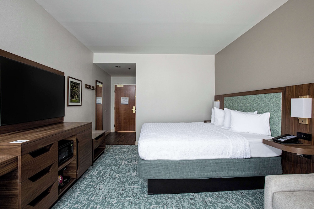 Hampton Inn & Suites Charleston West Ashley - photo 10