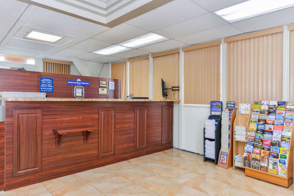 Americas Best Value Inn Sarasota Downtown - photo 5