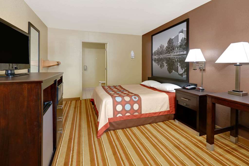 Super 8 by Wyndham Big Cabin Vinita Area - photo 17