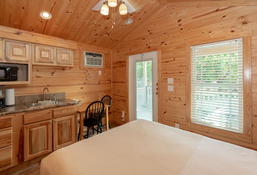 Sun Retreats Texas Hill Country - photo 12