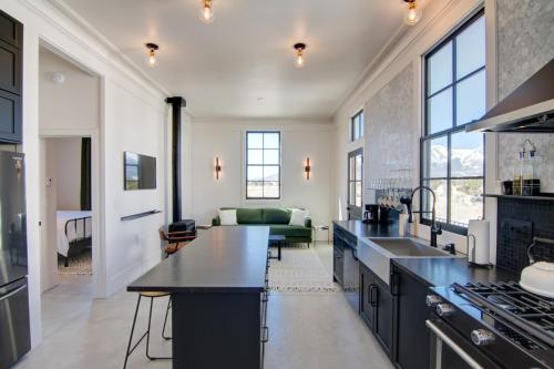 South Main Residences by Surf Hotel - photo 40
