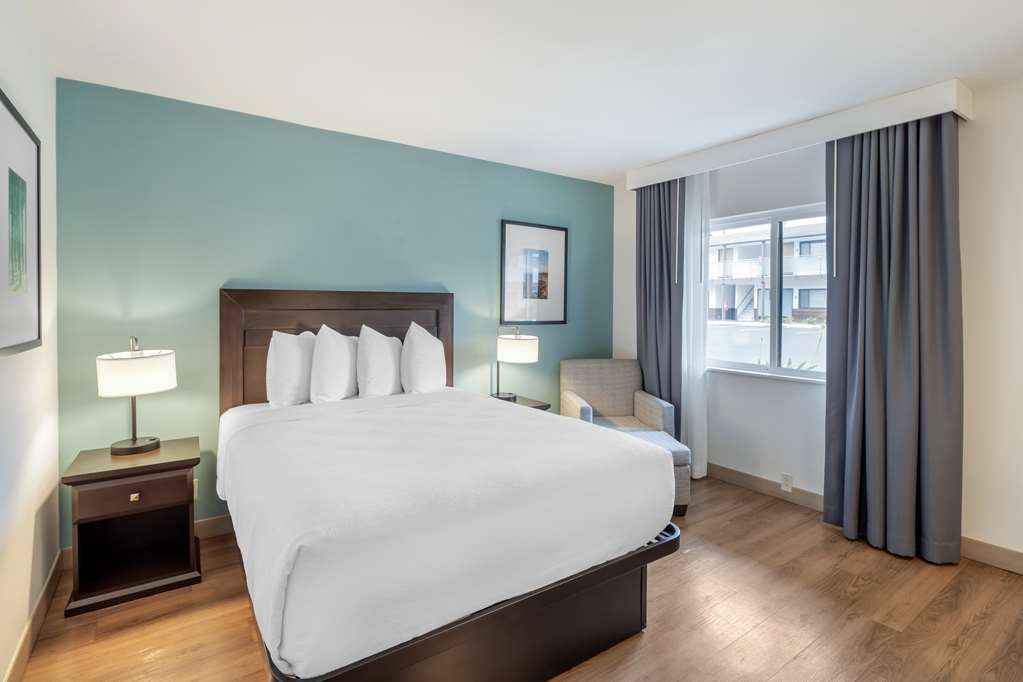 Best Western at Ventura Pier - photo 14