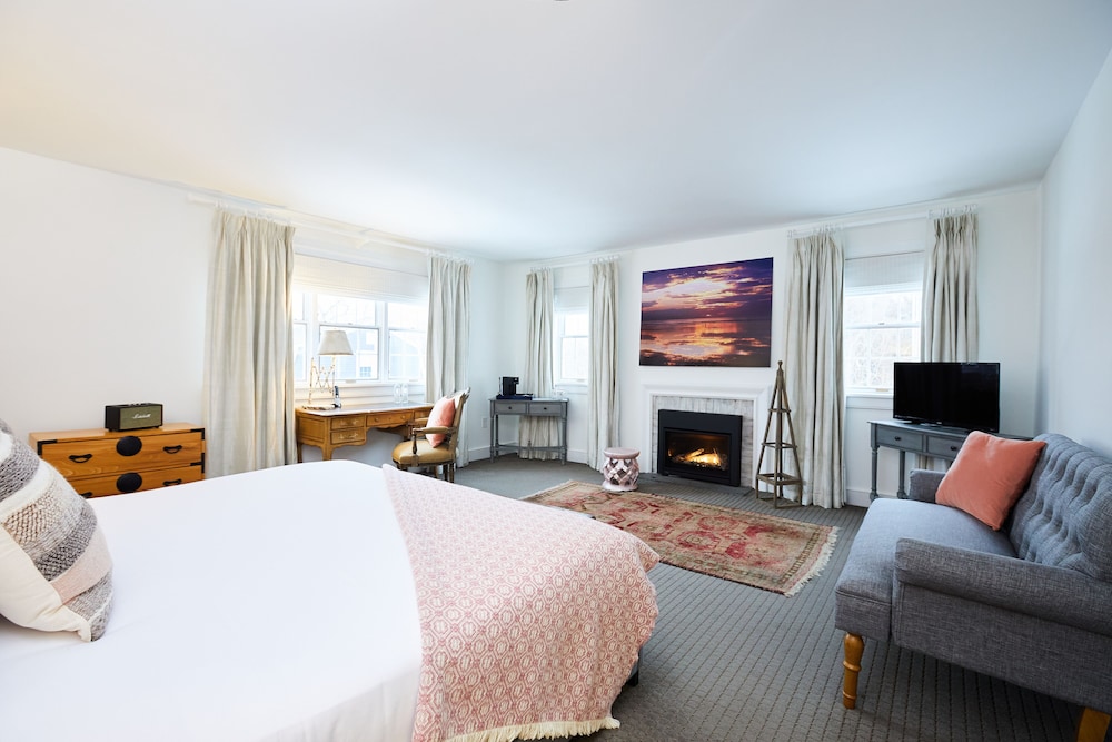 Shelter Harbor Inn - featured photo