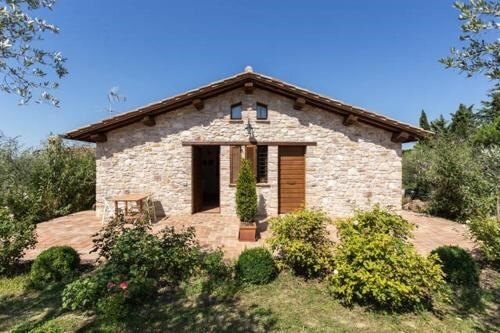 Umbrian Holiday on the enchanting hills of Todi — 4-Star Luxury Hotel in Massa Martana, Italy