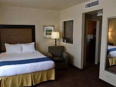 Holiday Inn Express Bldg 592 On Jbsa - photo 3
