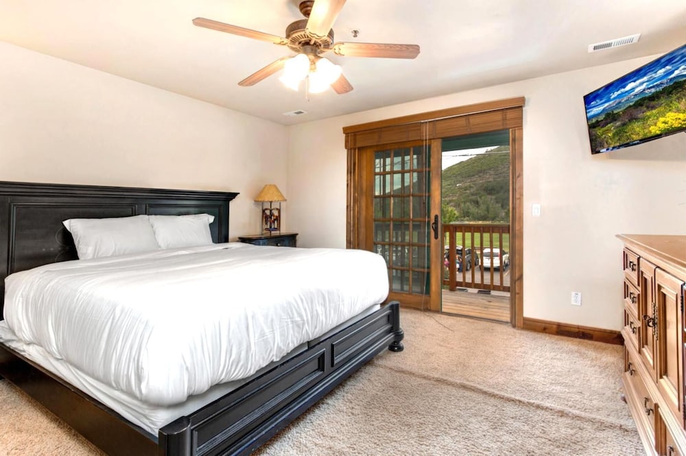 KBM Resorts Walk to Lifts and Main St Rent 1416 and 1418 Townhomes together Pri Hot tub PPS 1418 - photo 22