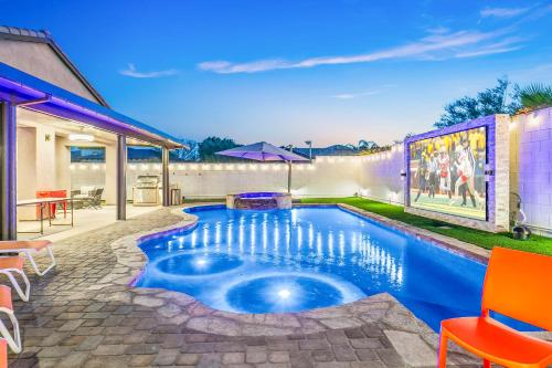Hollywood Hideaway with 158 Poolside TV and 2 Arcades in Indio, United States