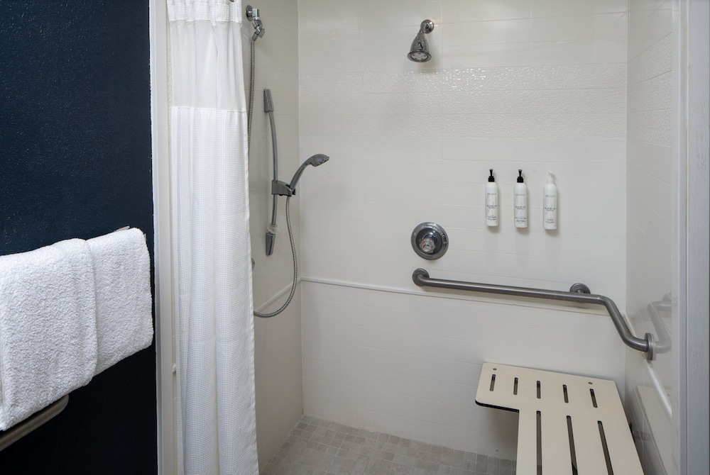 Fairfield Inn & Suites by Marriott Gulfport - photo 21