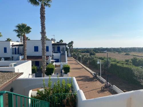 Salento Accogliente Villetta vacanze in villaggio con piscina vicino a Torre Lapillo — 4-Star Luxury Hotel in Porto Cesareo, Italy