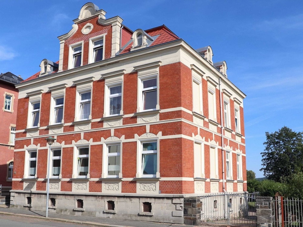 Gruppenhaus Mit German Heimkino 18 Personen — 4-Star Luxury Hotel in Treuen, Germany