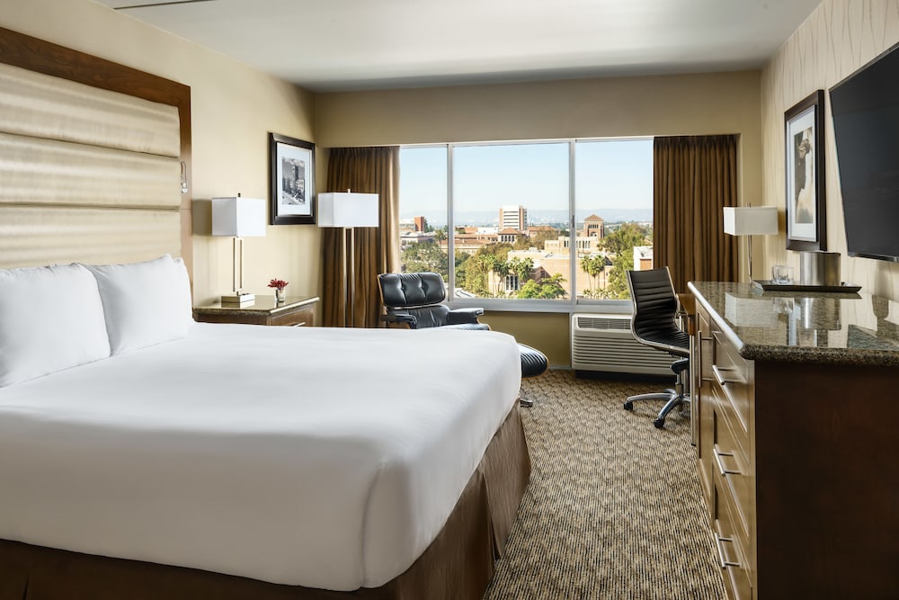 Usc Hotel - photo 10