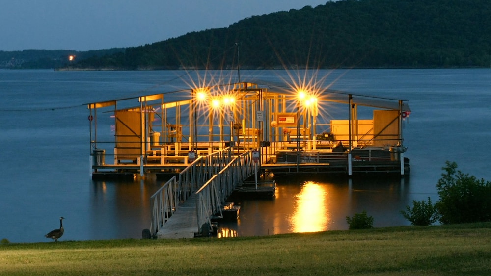 Rock View Resort - carbon neutral hotel in Hollister