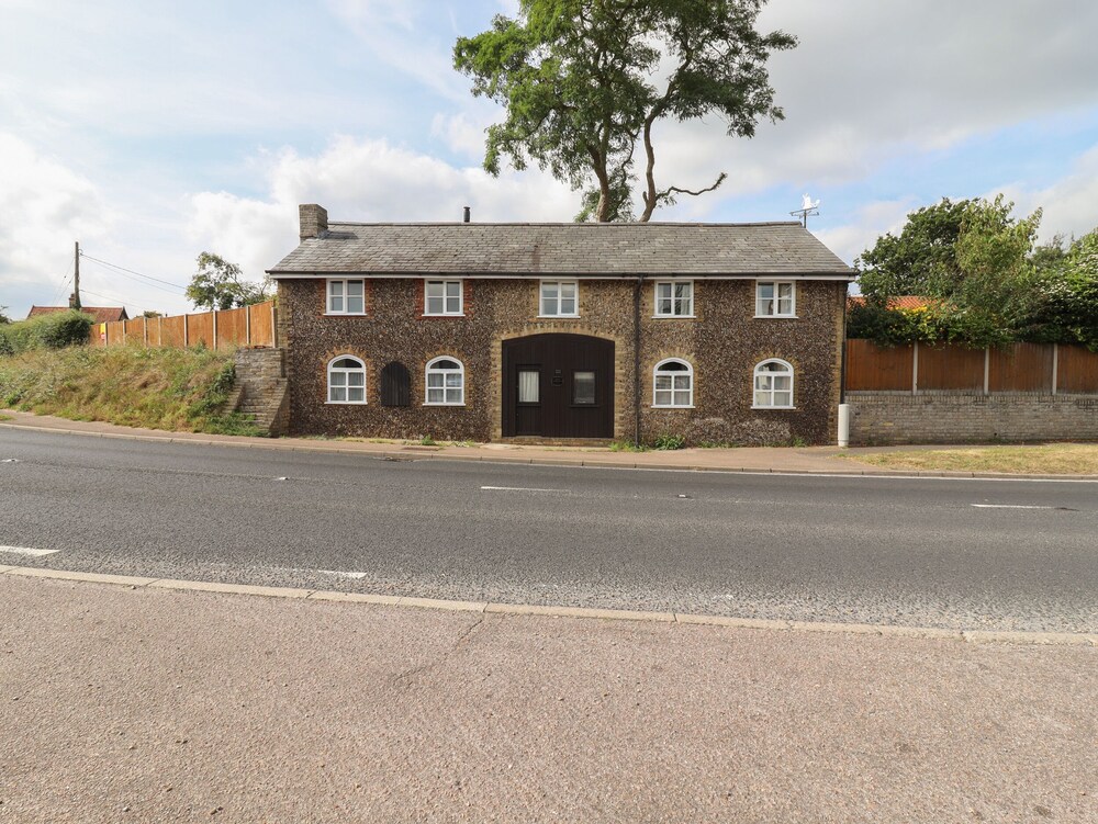 The Old Custom House — 4-Star Luxury Hotel in Halesworth, United Kingdom