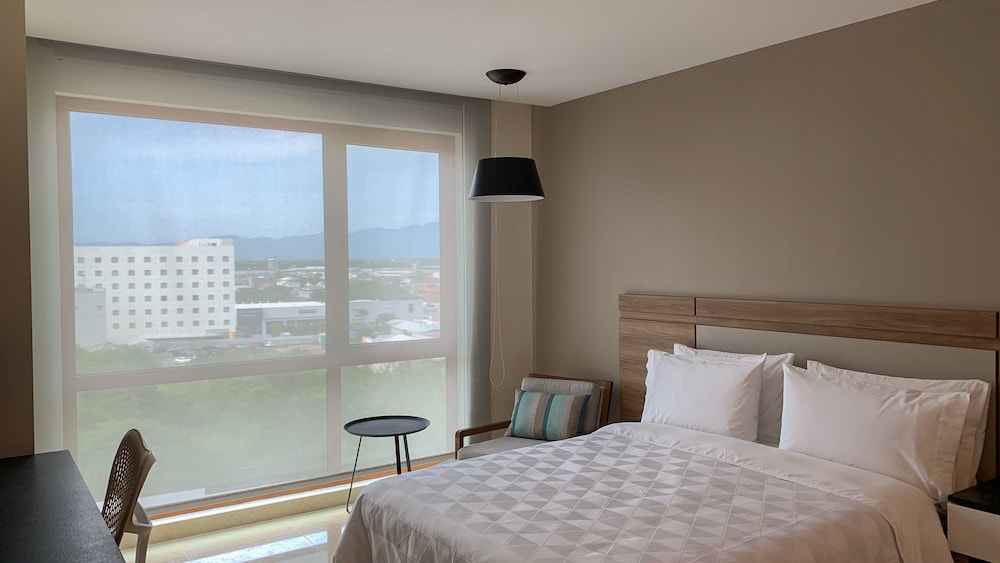 Holiday Inn & Suites Puerto Vallarta Marina & Golf by IHG