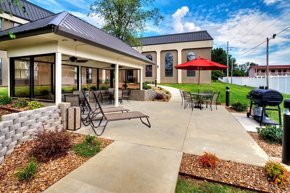 Hampton Inn Russellville - photo 55
