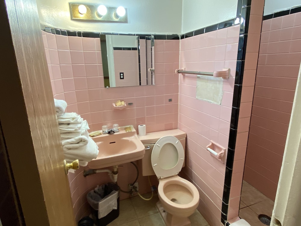 Ranger Motel - photo 21