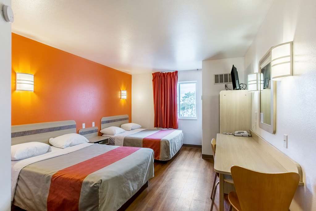 Motel 6 Baraboo WI Lake Delton - photo 10