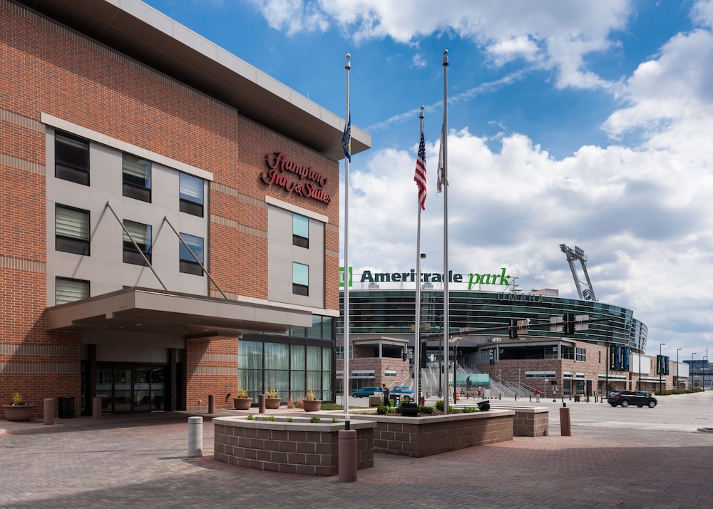 Hampton Inn & Suites Omaha Downtown - photo 43