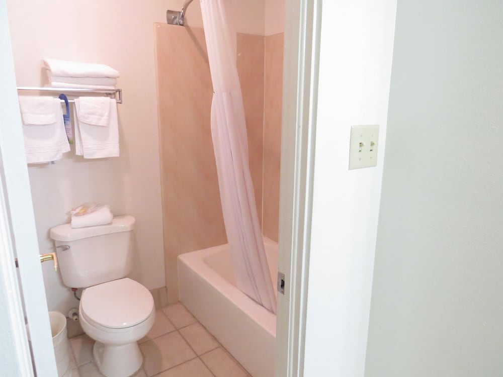 Days Inn by Wyndham Grand Junction - photo 21
