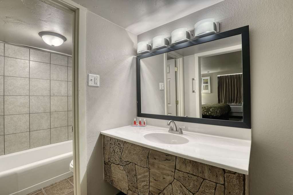 Suburban Studios Neenah Appleton - photo 36