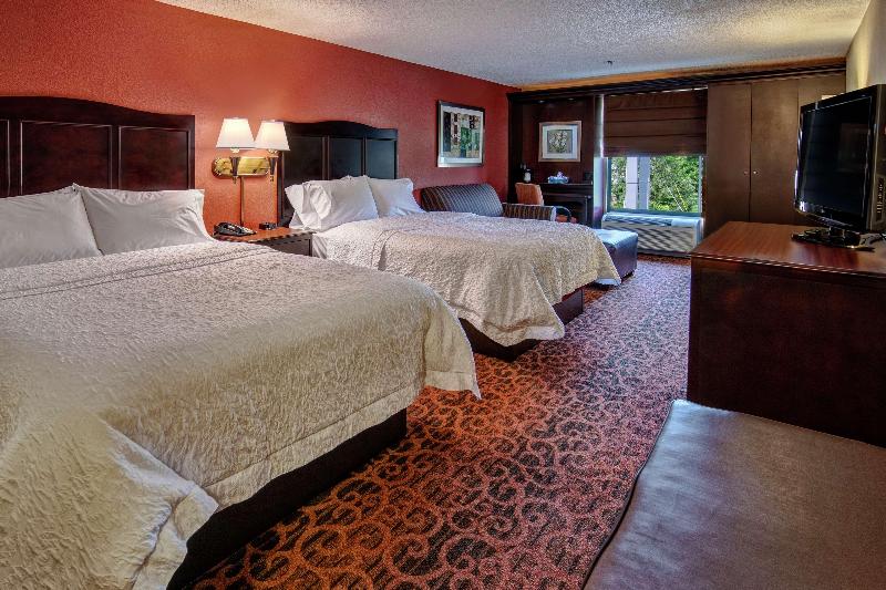 Hampton Inn Ashland - photo 49