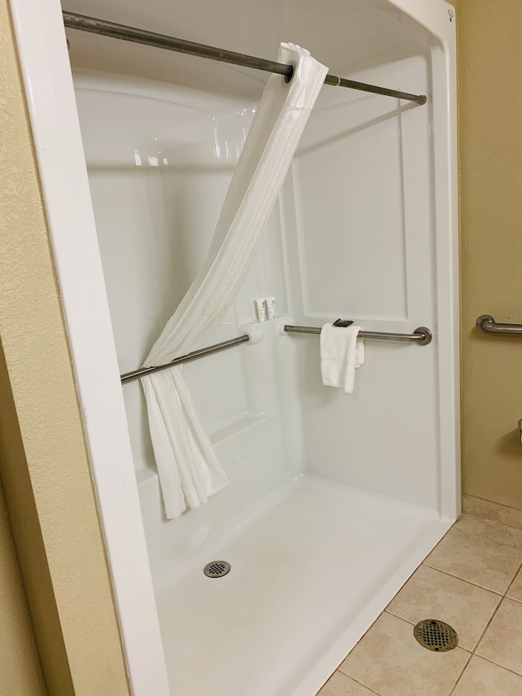 Country Inn & Suites by Radisson Ithaca NY - photo 24