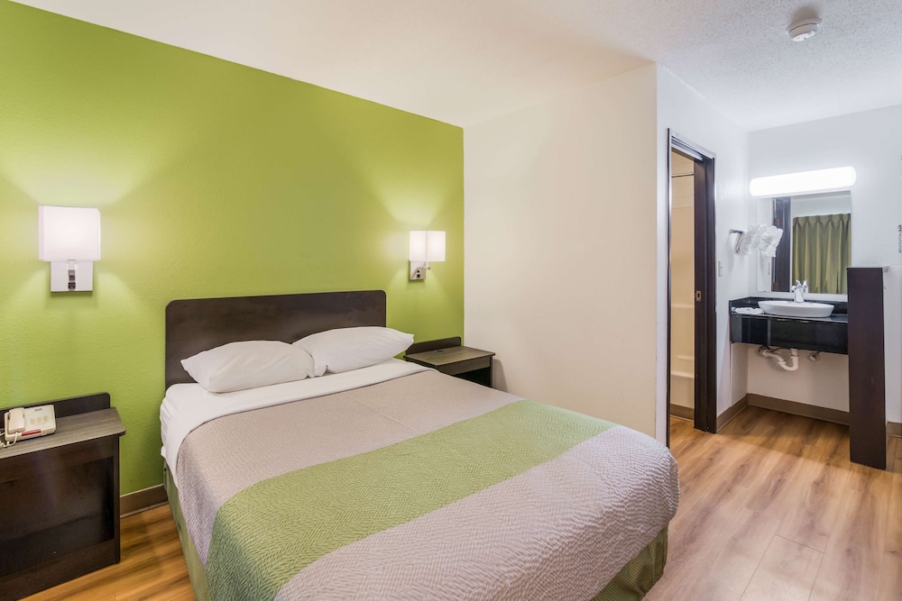 Motel 6 Fargo South - photo 5