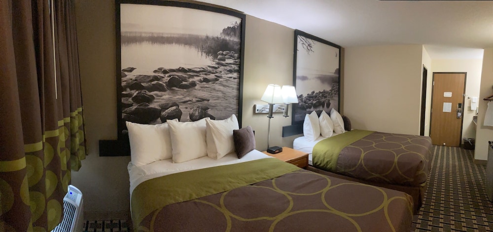 Super 8 by Wyndham Chisago City - photo 16