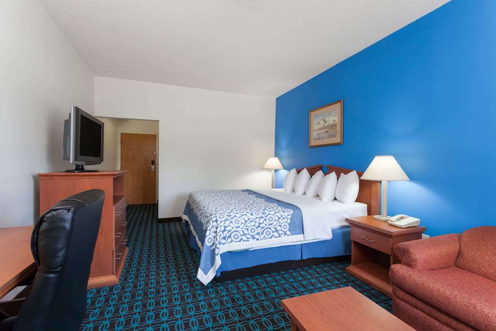 Days Inn & Suites by Wyndham Cambridge - photo 7