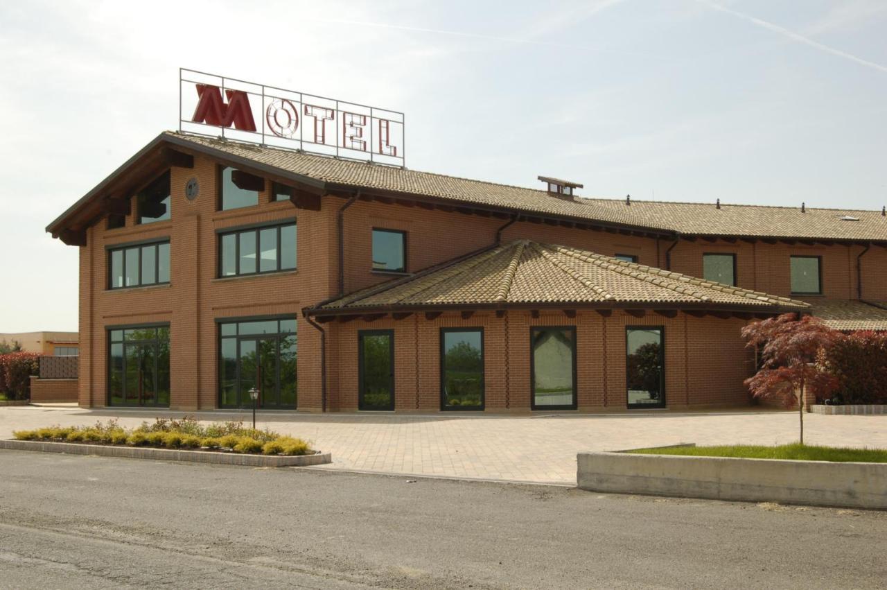 HM MotelHotel — 4-Star Luxury Hotel in Castellazzo Bormida, Italy