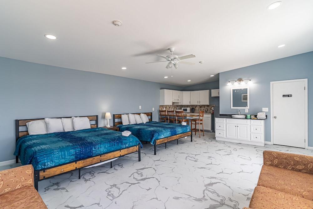 Boardwalk Sand & Surf Inn Oceanfront - photo 25