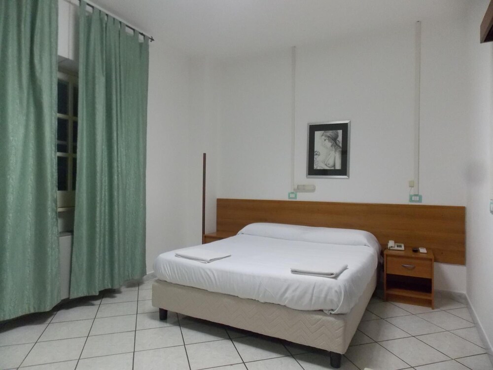 Hotel Villa dei Butteri — Aprilia — photo 3