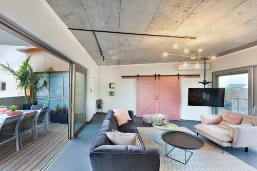 Old Jaffa Beach & Flee Market Apartment — 4-Star Luxury Hotel in Tel Aviv, Israel
