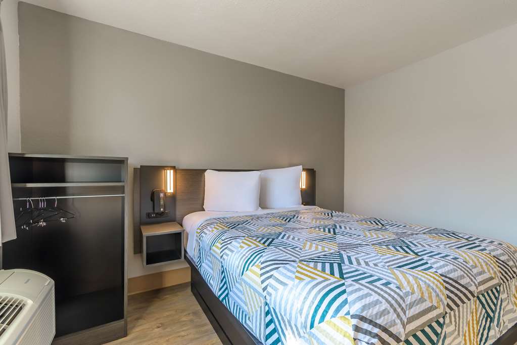 Motel 6 Hayward CA Silicon Valley Gateway - photo 15