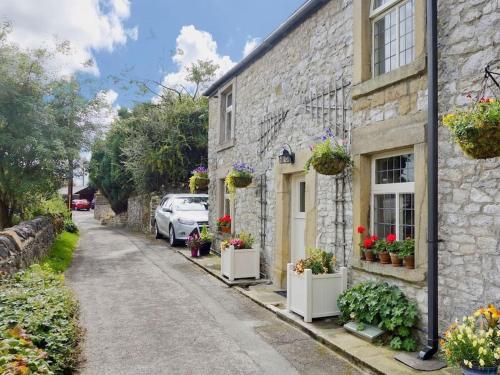 Peak District Luxury cottage sleeps 8 plus pets — 4-Star Luxury Hotel in Tideswell, United Kingdom